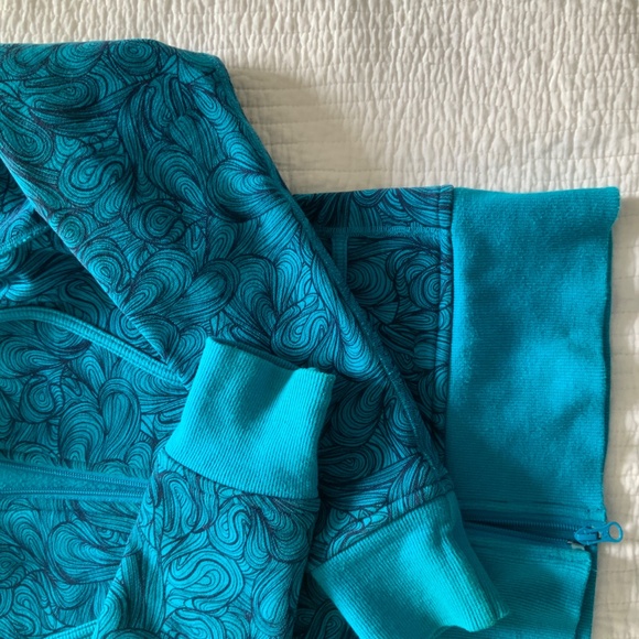 Lululemon scuba hoodie size 4, original - Picture 4 of 6
